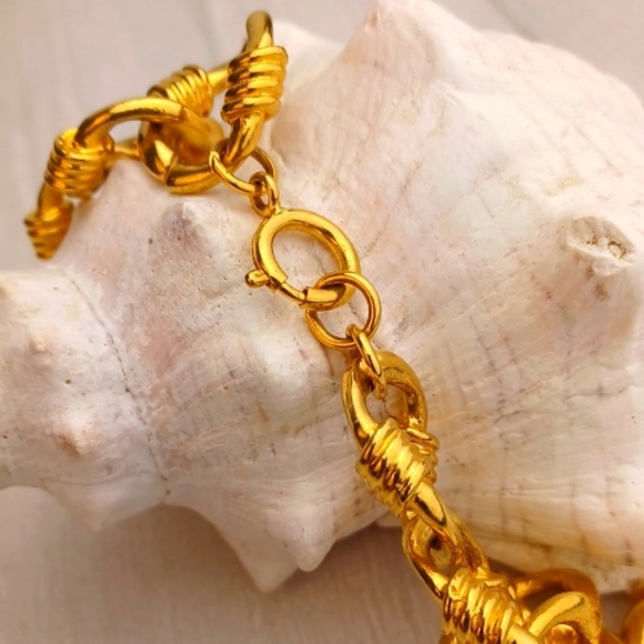 Buttery Sunset Gold-Tone Chunky Crafted Cleo Goddess Necklace - Picture 5 of 9